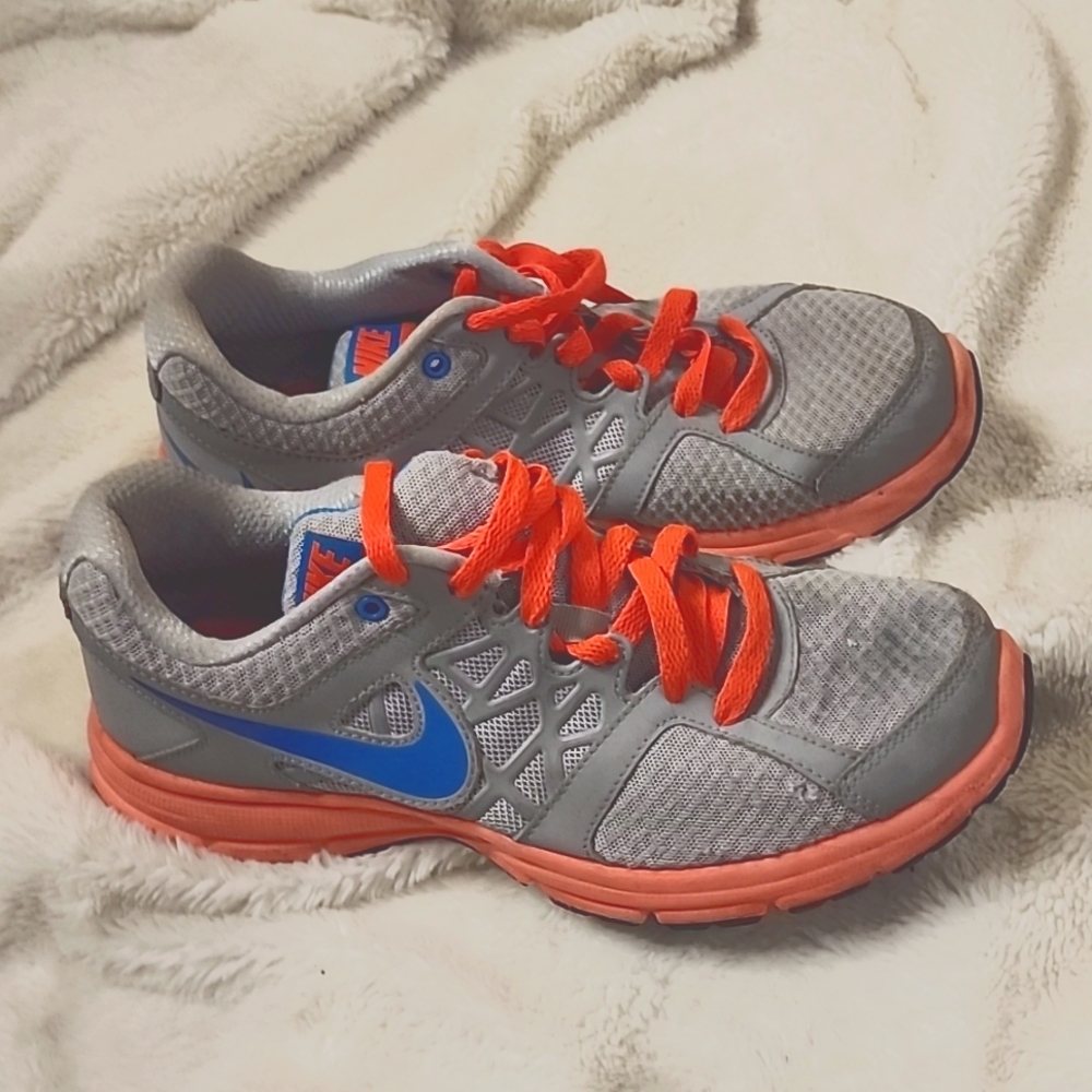 Women's relentless 2 running shoe size 9